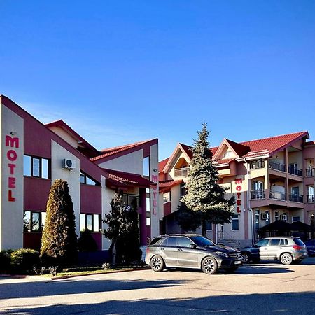 Hotel Levisticum Bacău Exterior photo