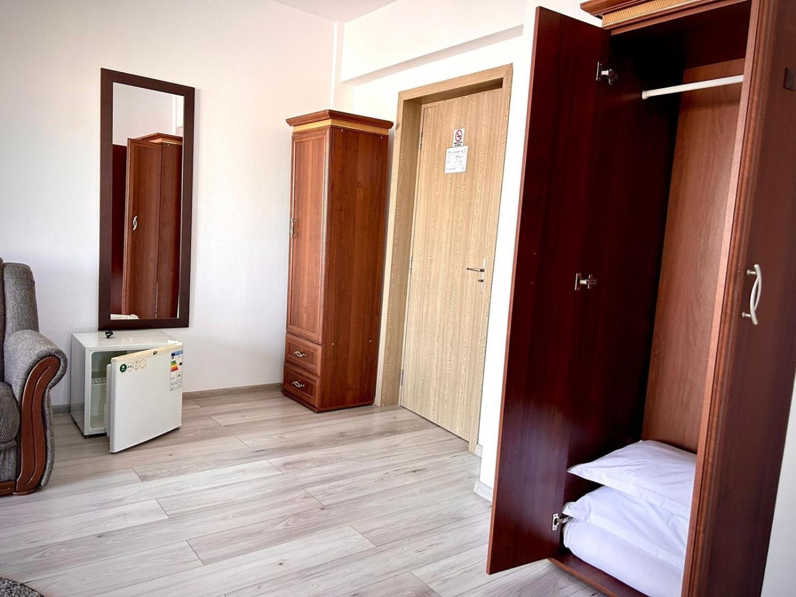 Hotel Levisticum Bacău Exterior photo