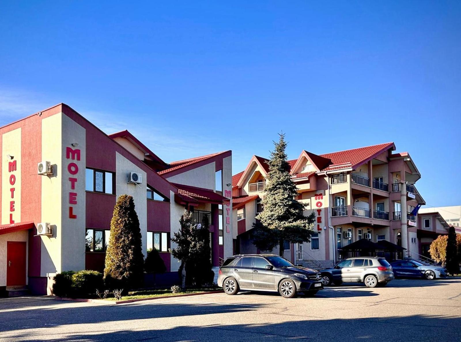Hotel Levisticum Bacău Exterior photo